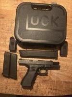 Glock 17 , gen 3 , volledig getuned met veel extra’s topconditie