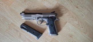 Verschillende wapens te koop (stopzetting)