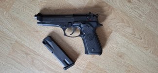 Verschillende wapens te koop (stopzetting)