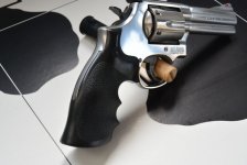 RUBBER Grips, Recoil Absorbing.