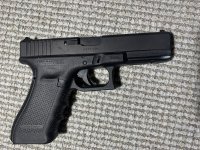 Glock 17 gen 4,   9 mm, met roni karabijn conversie set en red dot en glock koffer en roni karabijn koffer