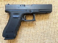 Glock 17 gen 4 met doos en extra magazijn in kaliber 9x19