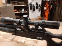 FX Crown Synthetic MKII 5.5mm met Hawke Vantage RS 6-24x50 richtkijker