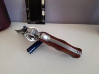 HOGUE  Grips. (→ SMITH & WESSON)