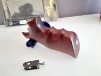 HOGUE  Grips. (→ SMITH & WESSON)