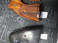 Te koop smith&wesson kolfplaten K en L frame