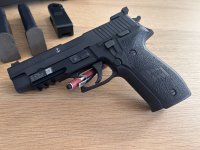 SIG SAUER P226 MK25 (uit 2023) - Navy SEALS ed.