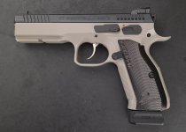 Te Koop in nieuwstaat CZ Shadow 2 Urban Grey