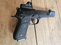 Beretta 92 Combat
