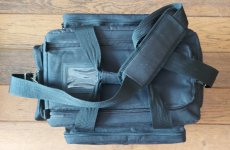 Een complete schietuitrusting met een pistool 9 mm en revolver 38SP