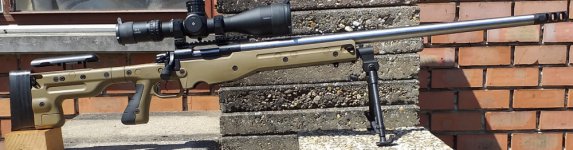AT AICS CHASSIS VOOR REMINGTON 700 (+clones) Short Action FDE + BIPOD