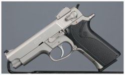 GEZOCHT! Smith & Wesson 4006/ Makarov PM53