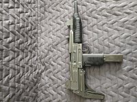 Uzi deko