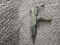 Uzi deko