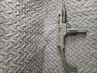 Uzi deko