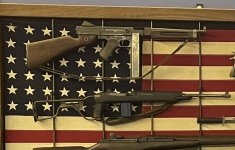 M1A1 Thompson .45 WW2 met originele field made Barrelband EU/UK Deco voor Brexit