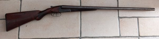 Harrington & Richardson kal.12 dubbelloops jachtgeweer met binnenliggende hamers, damast loop