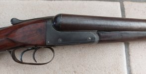 Harrington & Richardson kal.12 dubbelloops jachtgeweer met binnenliggende hamers, damast loop