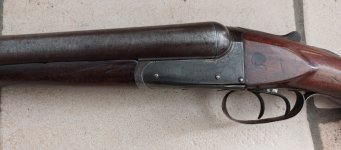 Harrington & Richardson kal.12 dubbelloops jachtgeweer met binnenliggende hamers, damast loop
