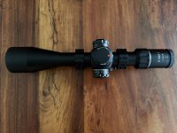 Prachtige, nagenoeg nieuwe Kahles k525 5-25x56 top geweerkijker.