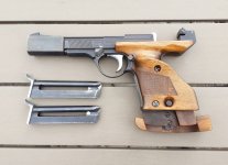 Te koop: wedstrijd-/sport pistool UNIQUE DES 69 .22 LR