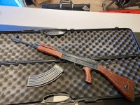 Einde Hobby - Verschillende Wapens te koop.