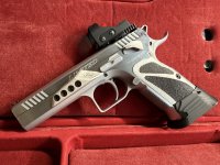 Tanfoglio Limited Custom Large Frame 9mm + Toni System ZR-4 – compleet €1.000