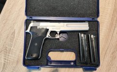 Smith & Wesson 2206 6″ .22LR