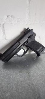 Heckler & Koch USP 9mm.