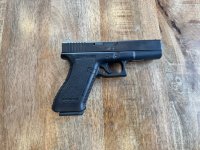 Deco Glock 17 volledig beweegbaar.