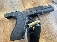 Deco Glock 17 volledig beweegbaar.