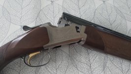 KOOPJE!!! In nog unieke 100% nieuwstaat verkerende Browning B425 grade1 met wortelnotenhout en gravering. Kaliber 12 gauge. Tevens gebruikte Remington model 700